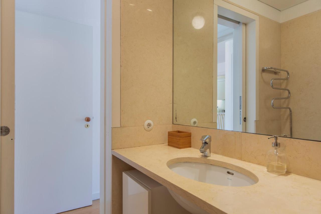 Downtown Apartment Santa Justa Lisbon Luaran gambar