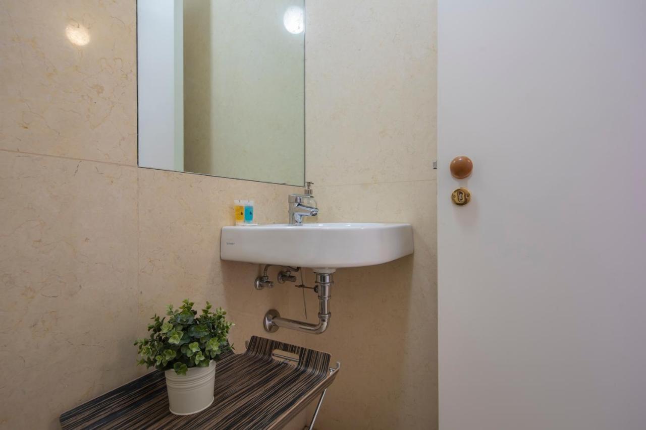 Downtown Apartment Santa Justa Lisbon Luaran gambar