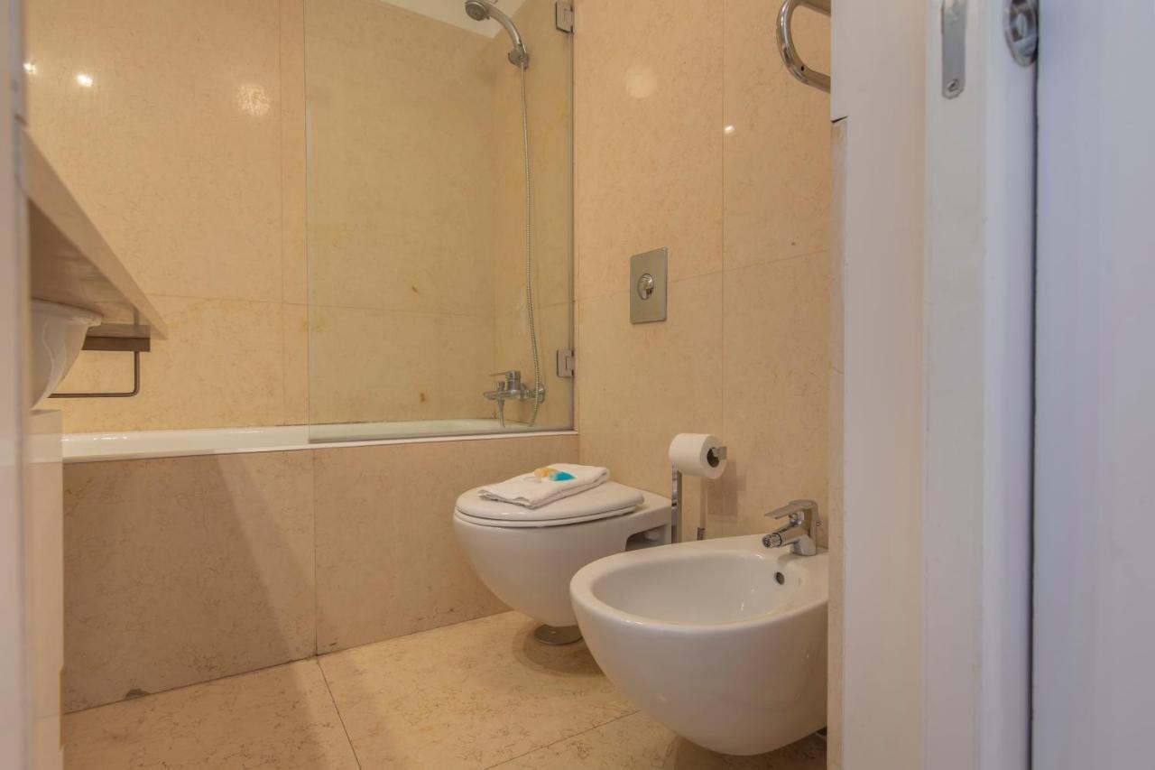 Downtown Apartment Santa Justa Lisbon Luaran gambar
